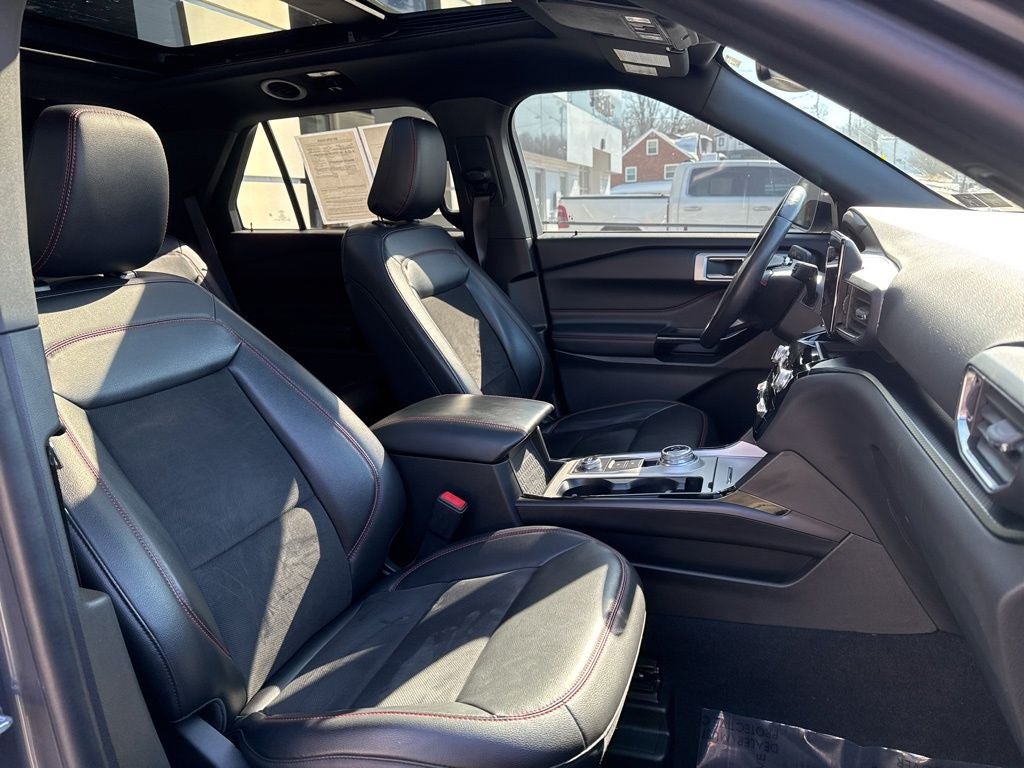 2022 Ford Explorer ST-Line