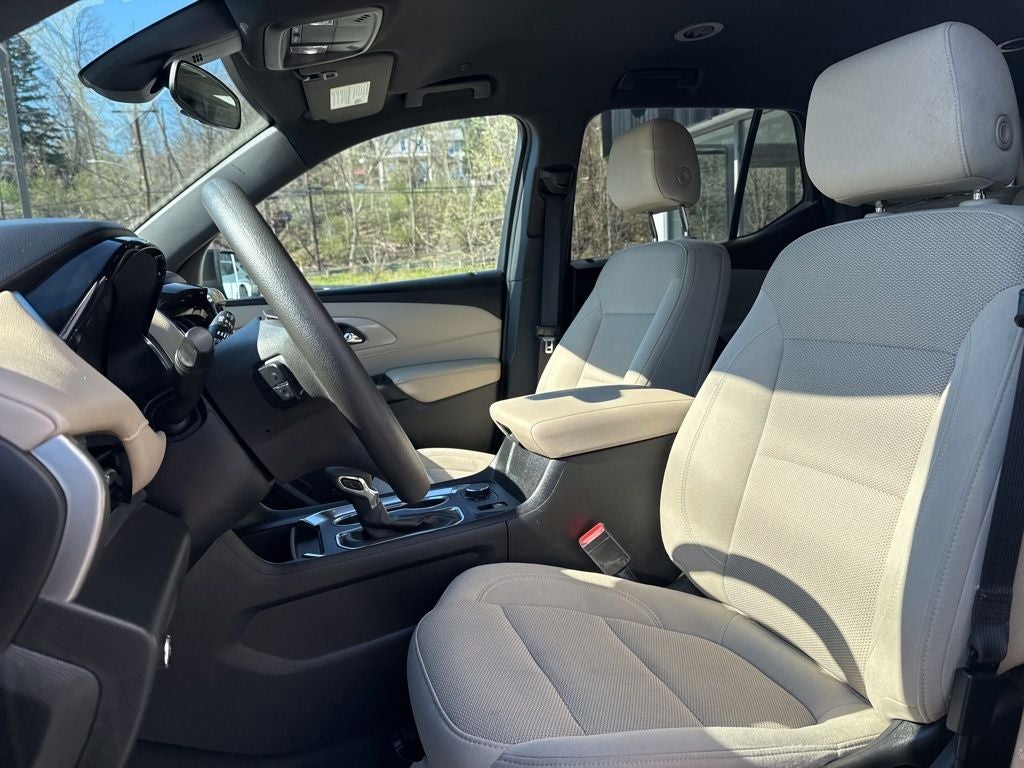 2023 Chevrolet Traverse LS