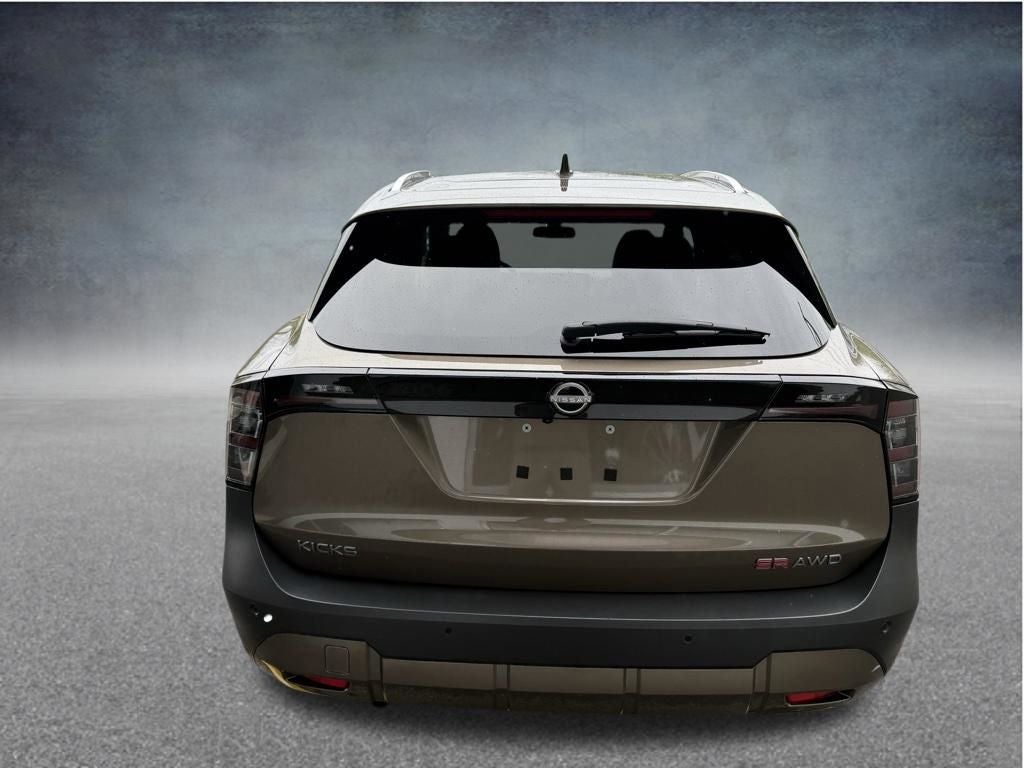 2025 Nissan Kicks SR