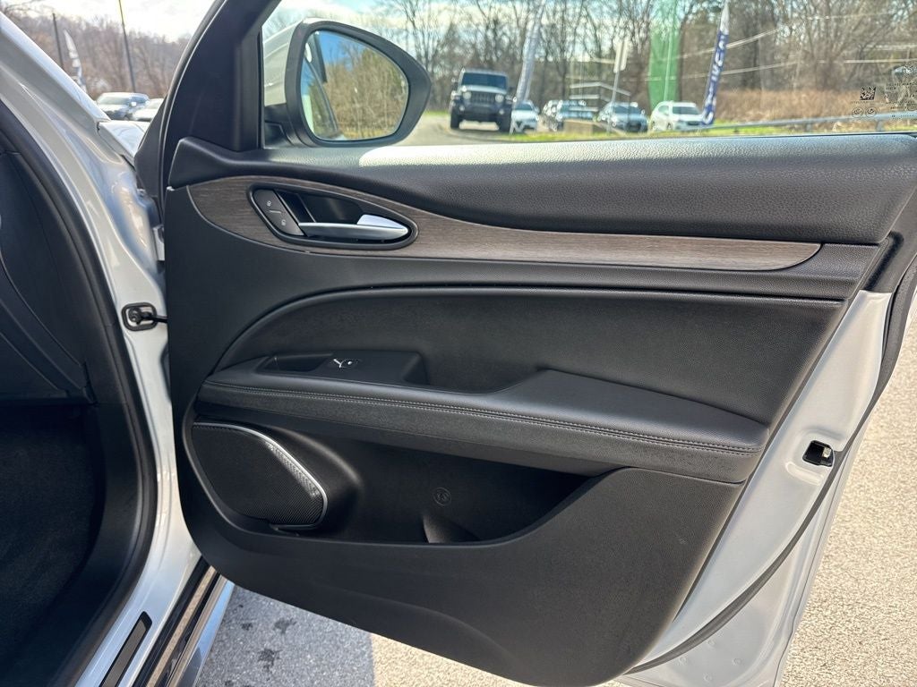 2022 Alfa Romeo Stelvio Ti