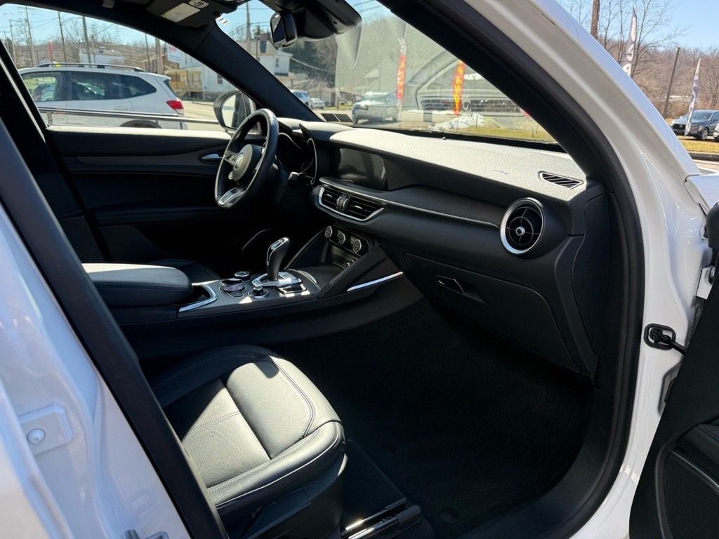 2023 Alfa Romeo Stelvio Ti